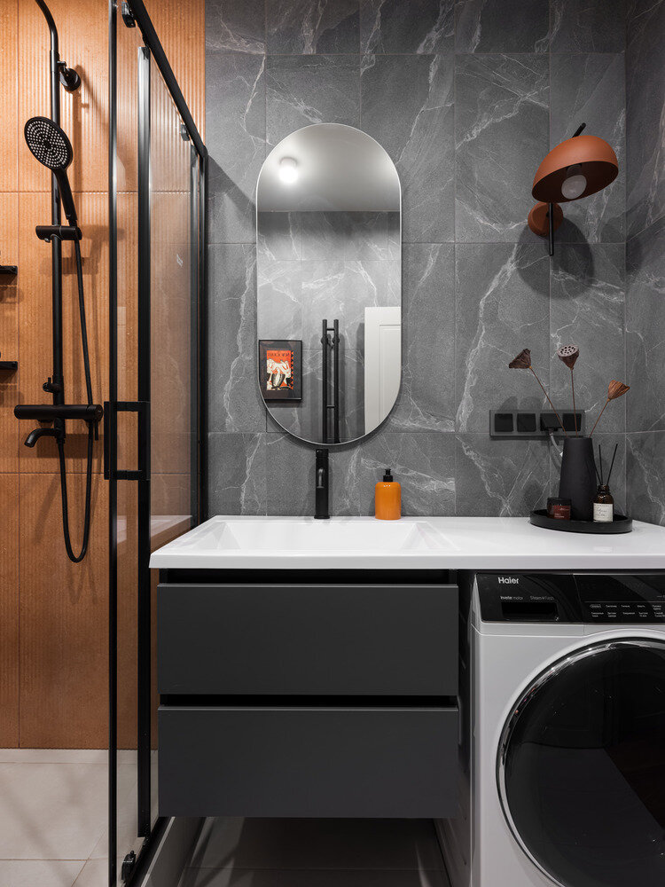 Фотография: Ванная в стиле Современный, Минимализм, Малогабаритная квартира, Квартира, Проект недели, Москва, 1 комната, до 40 метров, Yuloo Studio – фото на INMYROOM