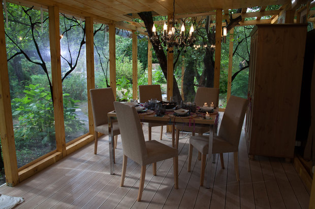 Фотография: Терраса в стиле Прованс и Кантри, Современный, Дом, Ландшафт, Планировки, MW-LIGHT, Декор, Мебель и свет, Белый, Минимализм, Черный, Бежевый, Коричневый, Эко, Подмосковье, Дом и дача, Фазенда, ENS Group, Урбаника, HomeReligion, Luminarc, Еврогриль, Illuminex, «Ресторация», MUZAmosaic, ЭкоДэк, Криптофлекс, Гусвар, Степан.Ру, Наталья Бова-Кулинченко, прозрачная пристройка, зеркальная веранда, веранда по периметру, dom-iz-brusa – фото на INMYROOM