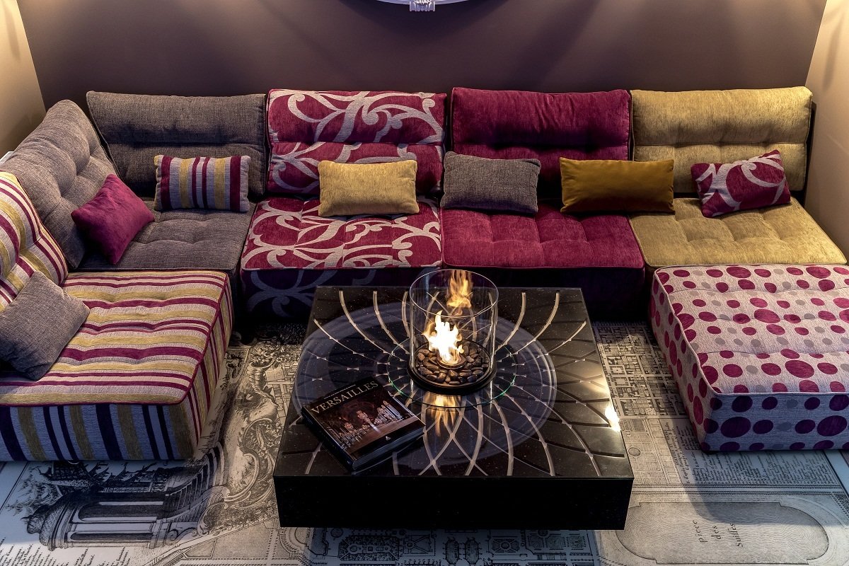 Фотография: Гостиная в стиле Восточный, Кухня и столовая, Дом, Франция, Дома и квартиры, Городские места, Камин, Дачный ответ – фото на INMYROOM