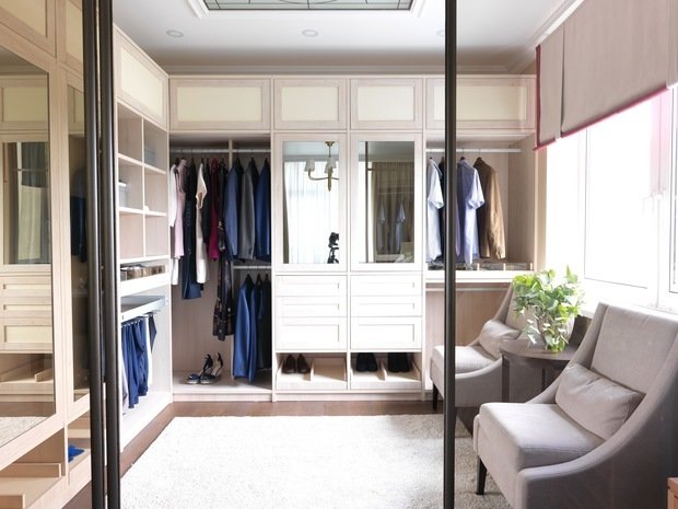 Фотография: Гардеробная в стиле Современный, Классический, Эклектика, Квартира, Минимализм, Проект недели, Санкт-Петербург, Эко, Сергей Красюк, 4 и больше, Более 90 метров, TaupeHome – фото на INMYROOM