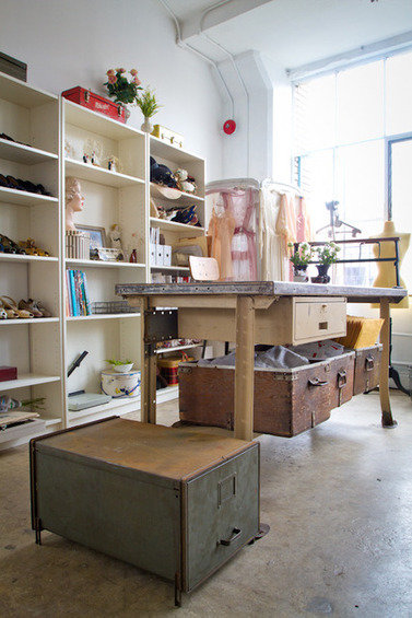 Фотография: Гардеробная в стиле Прованс и Кантри, Кабинет, Квартира, Интерьер комнат, Лос-Анджелес – фото на INMYROOM