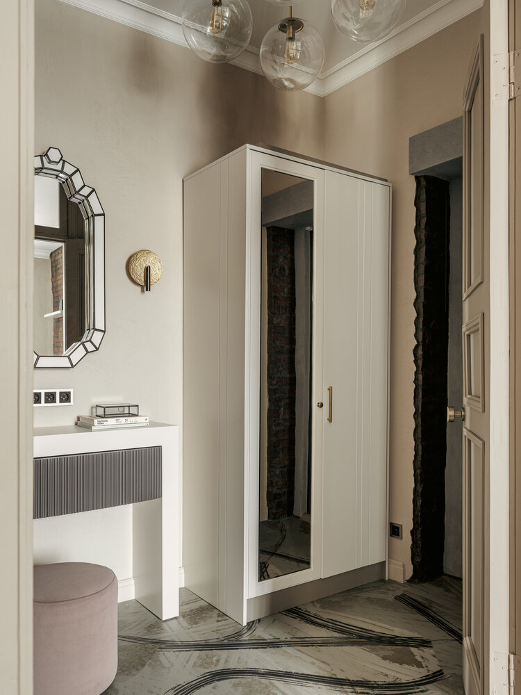 Фотография: Прихожая в стиле Современный, Квартира, Проект дня, Новосибирск, Сталинка, Кирпичный дом, 2 комнаты, 40-60 метров, Татьяна Лейтан, Винтажный, Leytan Design – фото на INMYROOM Фотография: Прихожая в стиле Современный, Квартира, Проект дня, Новосибирск, Сталинка, Кирпичный дом, 2 комнаты, 40-60 метров, Татьяна Лейтан, Винтажный, Leytan Design – фото на INMYROOM