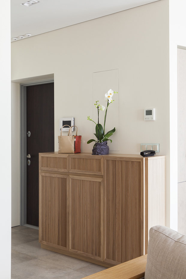 Фотография: Прихожая в стиле Восточный, Минимализм, Квартира, Проект недели, Москва, Эко, новостройка, Ариана Ахмад, Татьяна Карякина, Монолитный дом, 4 и больше, Более 90 метров – фото на INMYROOM