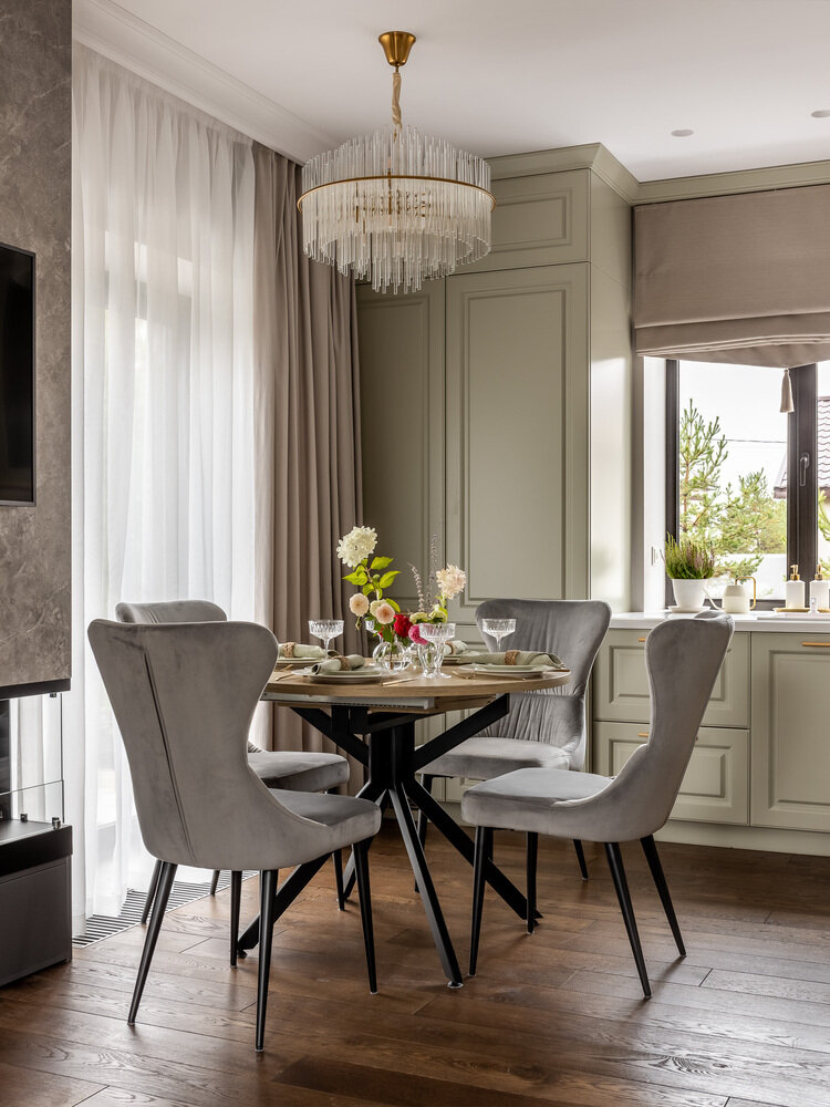 Фотография: Кухня и столовая в стиле Современный, Классический, Дом, Проект дня, Дача, Дом и дача, Artek Design Studio, 4 и больше, Более 90 метров, Оксана Агапонова, Самарская область, строительство дома, фото интерьера – фото на INMYROOM Фотография: Кухня и столовая в стиле Современный, Классический, Дом, Проект дня, Дача, Дом и дача, Artek Design Studio, 4 и больше, Более 90 метров, Оксана Агапонова, Самарская область, строительство дома, фото интерьера – фото на INMYROOM