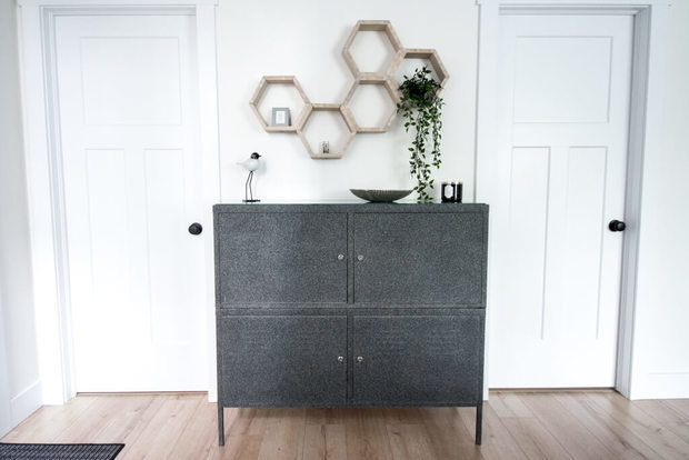 Фотография: Прихожая в стиле Скандинавский, Кухня и столовая, Ванная, Гостиная, Спальня, Гардеробная, Кабинет, Прованс и Кантри, Классический, Лофт, Современный, Хай-тек, Эклектика, DIY, Квартира, Студия, Дом, Флористика, Аксессуары, Декор, Мебель и свет, Белый, Минимализм, Переделка, Дача, Вилла, Черный, Особняк, Пентхаус, Красный, Бежевый, Желтый, Серый, Голубой, Фуксия, Эко, Таунхаус, 1 комната, 2 комнаты, 3 комнаты, 4 и больше, до 40 метров, 40-60 метров, 60-90 метров, Более 90 метров – фото на INMYROOM