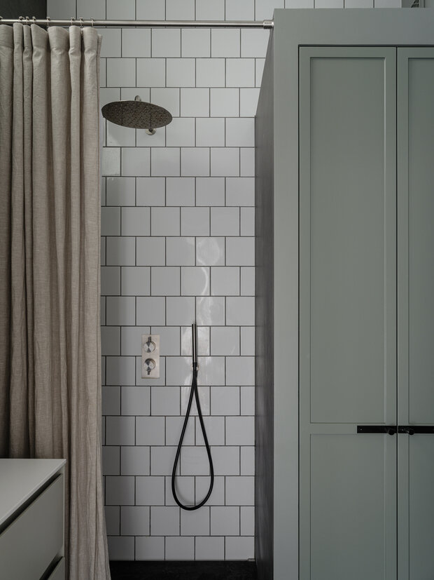 Фотография: Ванная в стиле Современный, Эклектика, Квартира, Проект дня, Москва, Сталинка, 3 комнаты, 60-90 метров, Айя Лисовая – фото на INMYROOM