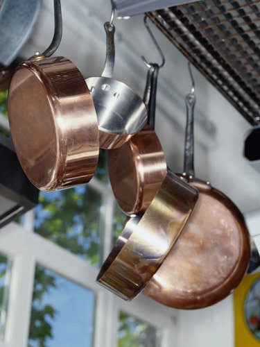 Фотография: в стиле , Кухня и столовая, Гардеробная, Хранение, Стиль жизни, Советы, Системы хранения, Гардероб, Шкаф, Полки – фото на INMYROOM Фотография: в стиле , Кухня и столовая, Гардеробная, Хранение, Стиль жизни, Советы, Системы хранения, Гардероб, Шкаф, Полки – фото на INMYROOM