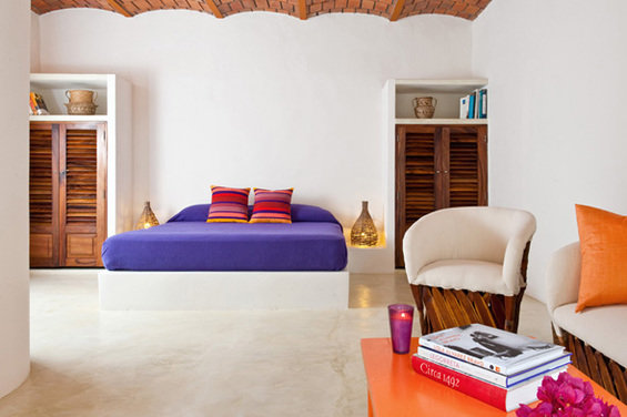 Фотография: Спальня в стиле Восточный, Цвет в интерьере, Дома и квартиры, Городские места, Отель, Подушки, Мексика – фото на INMYROOM