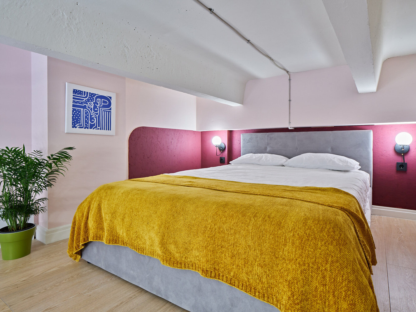 Фотография: Спальня в стиле Современный, Лофт, Малогабаритная квартира, Квартира, Студия, Проект недели, Москва, до 40 метров, Роман Капенкин – фото на INMYROOM Фотография: Спальня в стиле Современный, Лофт, Малогабаритная квартира, Квартира, Студия, Проект недели, Москва, до 40 метров, Роман Капенкин – фото на INMYROOM