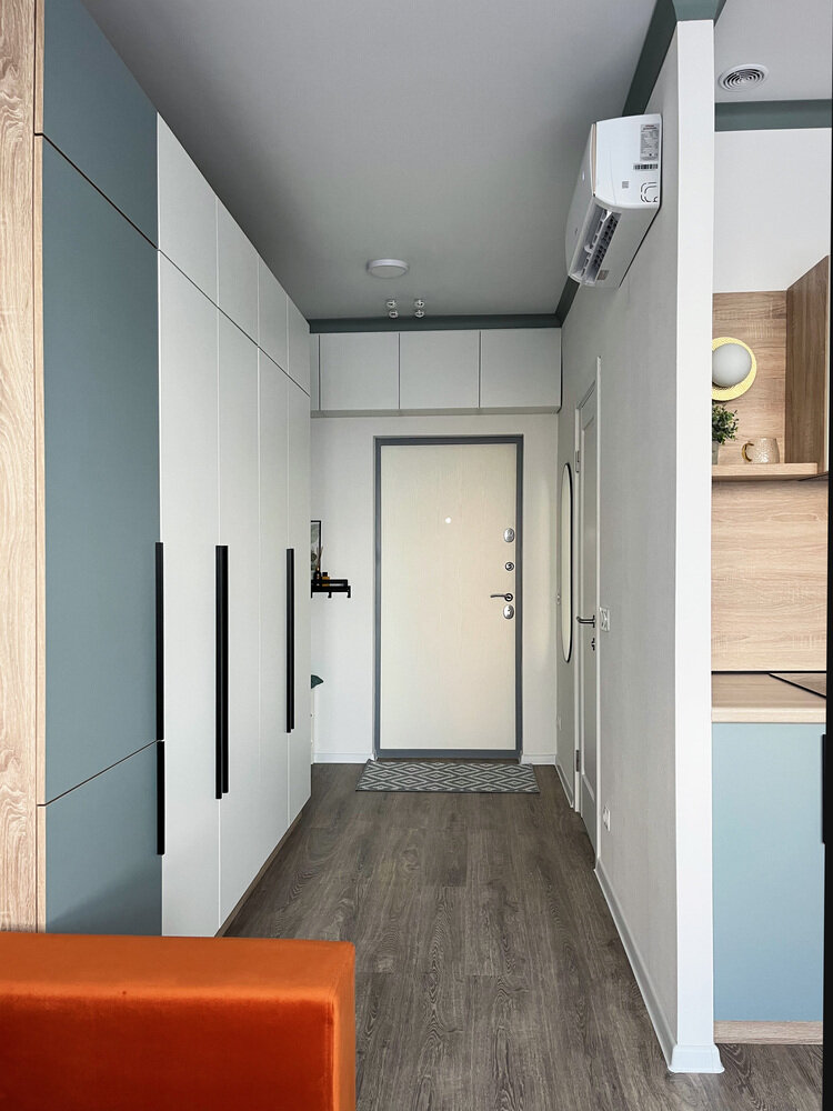 Фотография: Прихожая в стиле Скандинавский, Современный, Минимализм, Малогабаритная квартира, Студия, Проект недели, Красногорск, Монолитный дом, Путилково, до 40 метров, Елена Мухачева – фото на INMYROOM