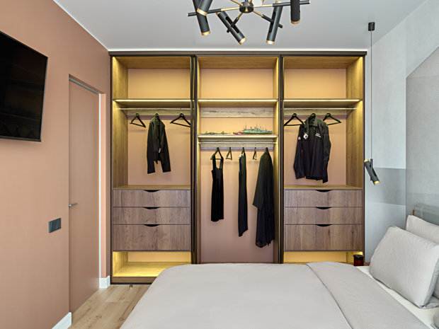 Визуализация интерьера спальни в современном стиле с гардеробной системой