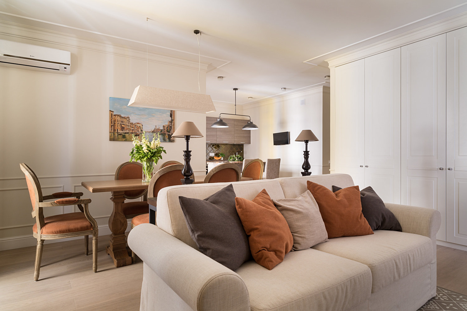 Фотография: Гостиная в стиле Прованс и Кантри, Квартира, Дома и квартиры, Проект недели, Москва – фото на INMYROOM