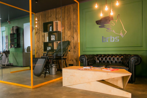 Фото из портфолио Барбершоп BRBS – фотографии дизайна интерьеров на INMYROOM