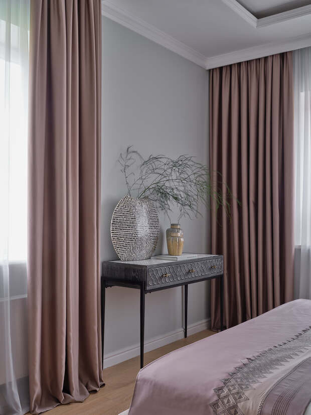 Фотография: Спальня в стиле Классический, Современный, Дом, Проект дня, Москва, Дом и дача, Блочный дом, 4 и больше, Более 90 метров, классический с современными элементами, Екатерина Бачурина – фото на INMYROOM