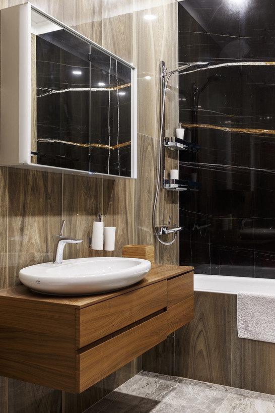 Фотография: Ванная в стиле Современный, Классический, Эклектика, Минимализм, Проект недели, Подмосковье, Московская область, Таунхаус, Кирпичный дом, 4 и больше, Более 90 метров, Ектерина Реброва, Елена Поворова, Бюро Home Emotions, КП «Александровский» – фото на INMYROOM Фотография: Ванная в стиле Современный, Классический, Эклектика, Минимализм, Проект недели, Подмосковье, Московская область, Таунхаус, Кирпичный дом, 4 и больше, Более 90 метров, Ектерина Реброва, Елена Поворова, Бюро Home Emotions, КП «Александровский» – фото на INMYROOM