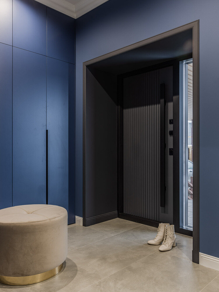 Фотография: Прихожая в стиле Современный, Дом, Проект дня, Дом и дача, Кирпичный дом, 4 и больше, Более 90 метров, современный с элементами классики и минимализмом, Светлана Лепихова – фото на INMYROOM Фотография: Прихожая в стиле Современный, Дом, Проект дня, Дом и дача, Кирпичный дом, 4 и больше, Более 90 метров, современный с элементами классики и минимализмом, Светлана Лепихова – фото на INMYROOM