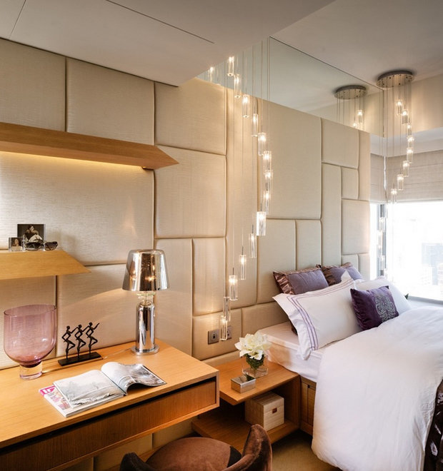 Фотография: Спальня в стиле Современный, Эко, Скандинавский, Эклектика, Аксессуары, Интерьер комнат, Декор, Мебель и свет, Цвет в интерьере, Советы, Белый, Минимализм, Светильники, Зеркало, Подсветка – фото на INMYROOM