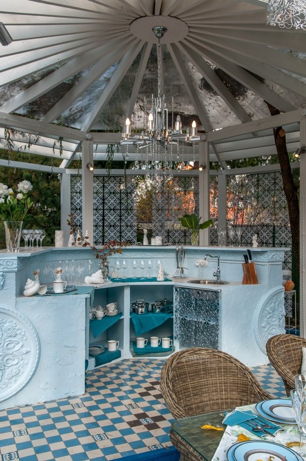 Фотография: Балкон, Терраса в стиле Прованс и Кантри, Дом, Дома и квартиры, Беседка, Барная стойка – фото на INMYROOM