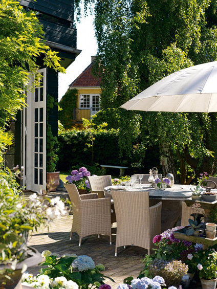 Фотография: Терраса в стиле Современный, Дом, Дома и квартиры, Камин – фото на INMYROOM