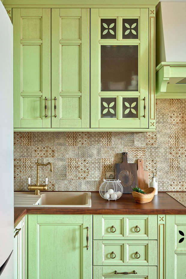 Фотография: Кухня и столовая в стиле Прованс и Кантри, Квартира, Проект дня, Красногорск, 3 комнаты, 60-90 метров, Более 90 метров, Евгения Ивлиева – фото на INMYROOM