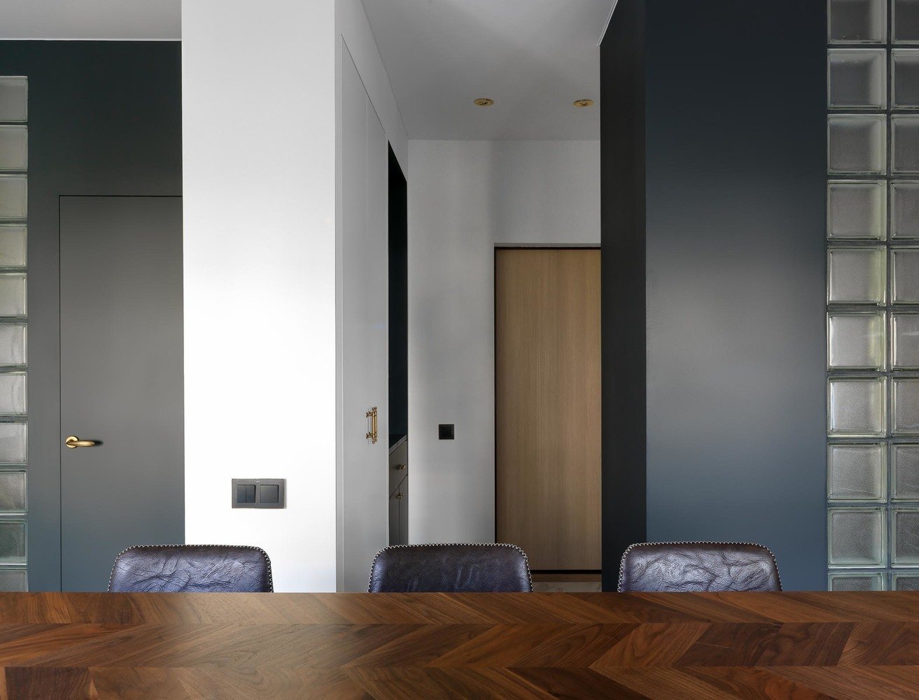 Фотография: Прихожая в стиле Скандинавский, Современный, Эклектика, Малогабаритная квартира, Квартира, Студия, Проект недели, Москва, Дарья Назаренко, Сергей Красюк, Хрущевка, Кирпичный дом, до 40 метров – фото на INMYROOM