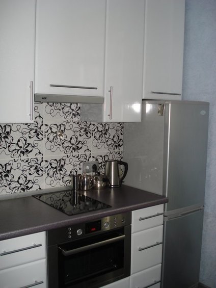 Фотография: Кухня и столовая в стиле Современный, Малогабаритная квартира, Интерьер комнат – фото на INMYROOM