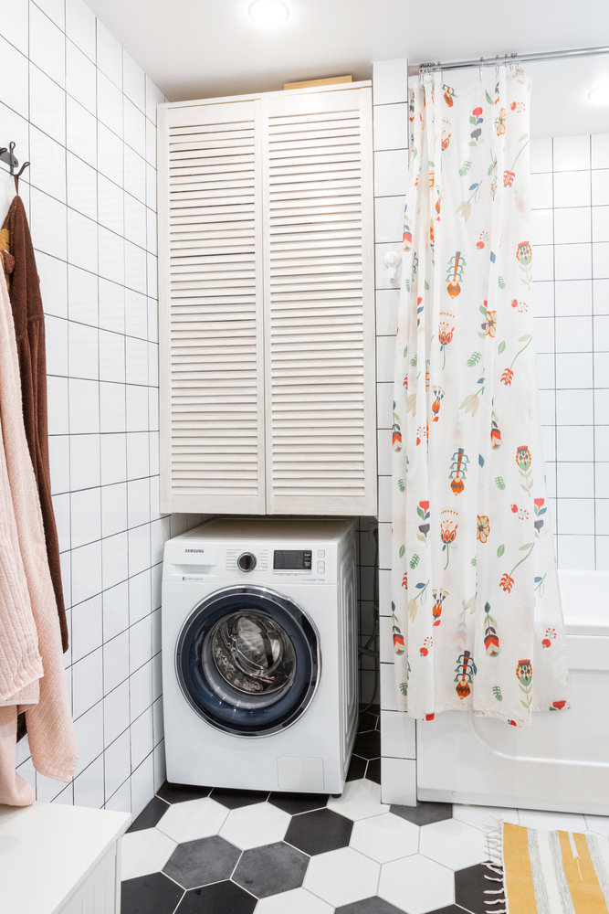 Фотография: Ванная в стиле Скандинавский, Минимализм, Современный, Квартира, Белый, Проект дня, Зеленый, Желтый, Серый, Герой InMyRoom, Хрущевка, 2 комнаты, 40-60 метров, 1-515/9м, Екатерина Вокина, Ольга Казанцева – фото на INMYROOM Фотография: Ванная в стиле Скандинавский, Минимализм, Современный, Квартира, Белый, Проект дня, Зеленый, Желтый, Серый, Герой InMyRoom, Хрущевка, 2 комнаты, 40-60 метров, 1-515/9м, Екатерина Вокина, Ольга Казанцева – фото на INMYROOM