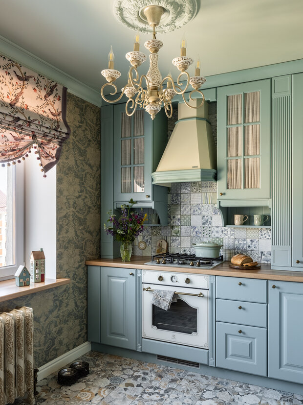 Фотография: Кухня и столовая в стиле Прованс и Кантри, Квартира, Проект дня, Кирпичный дом, 2 комнаты, 40-60 метров, Башкортостан, Лариса Байракова – фото на INMYROOM