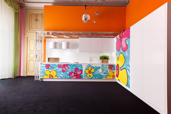 Фотография: Кухня и столовая в стиле Эклектика, Индустрия, Новости, Принты – фото на INMYROOM