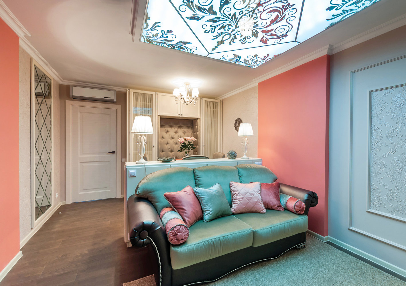 Фото из портфолио Коралловая сага – фотографии дизайна интерьеров на INMYROOM Фото из портфолио Коралловая сага – фотографии дизайна интерьеров на INMYROOM