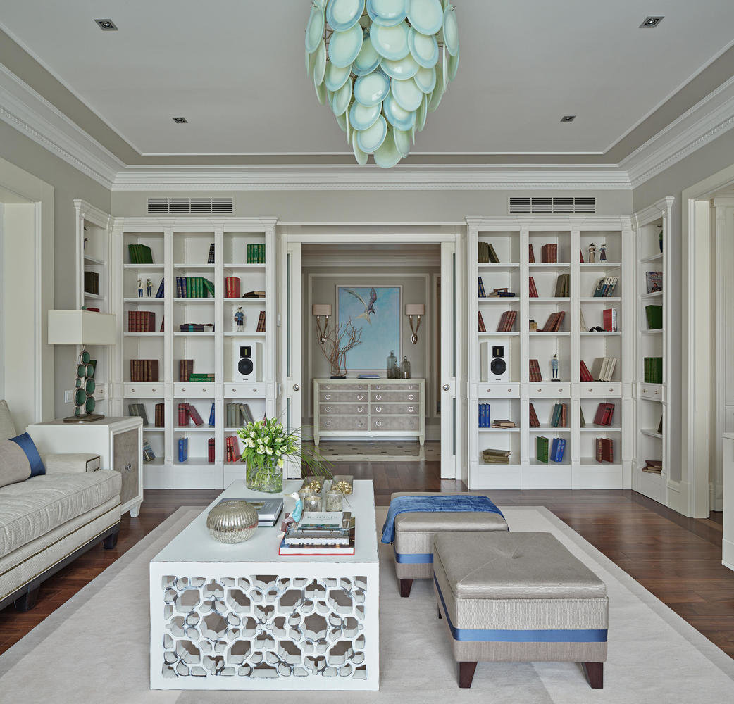 Фотография: Гостиная в стиле Классический, Современный, Квартира, Проект недели, Новая Москва, Маргарита Мельникова, Marion Studio, новостройка, Евгений Ковановский, Михаил Мироненко, Монолитный дом, 3 комнаты, Более 90 метров – фото на INMYROOM