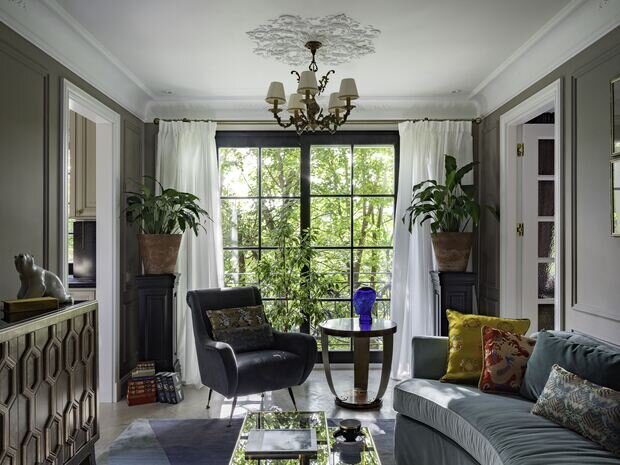 Фотография: Гостиная в стиле Классический, Современный, Эклектика, Малогабаритная квартира, Квартира, Проект дня, Москва, Хрущевка, Кирпичный дом, 2 комнаты, до 40 метров, Винтажный, эклектика с элементами классики и современного, Дмитрий Якубов – фото на INMYROOM