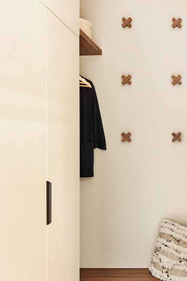 Фотография: Прихожая в стиле Современный, Малогабаритная квартира, Квартира, Проект дня, Москва, 2 комнаты, до 40 метров, Монолитно-кирпичный, Анна Малютина, современный с элементами этники – фото на INMYROOM