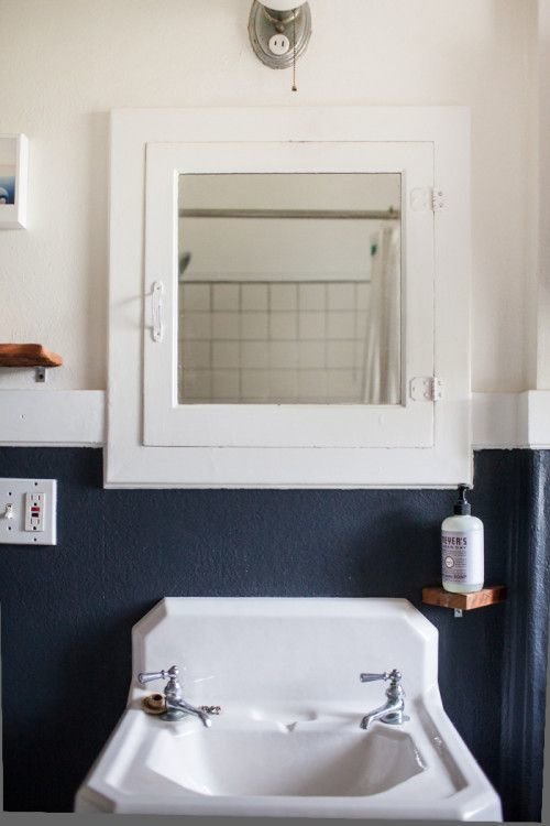 Фотография: Ванная в стиле Прованс и Кантри, Аксессуары, Декор, Мебель и свет, Советы, Черный, Бежевый, Синий, Серый – фото на INMYROOM