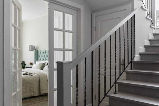 Фотография: Прихожая в стиле Прованс и Кантри, Дом, Проект недели, Дом и дача, 4 и больше, Более 90 метров, Татьяна Дамиани-Каштанова, Алексей Соколов – фото на INMYROOM