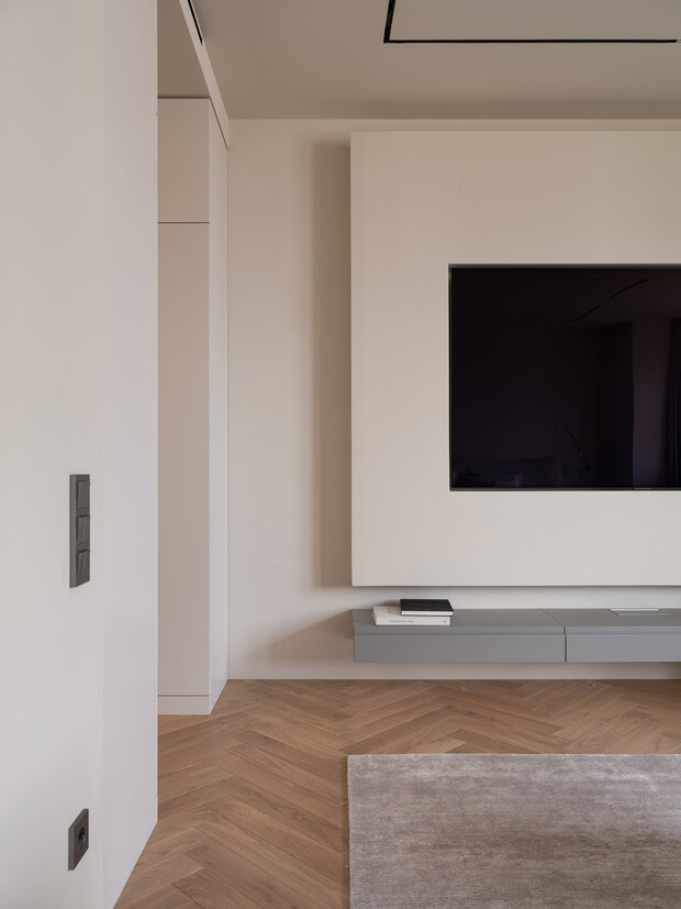 Фотография: Гостиная в стиле Современный, Минимализм, Квартира, Проект дня, Москва, Кирпичный дом, 3 комнаты, Более 90 метров, Патриаршие пруды – фото на INMYROOM