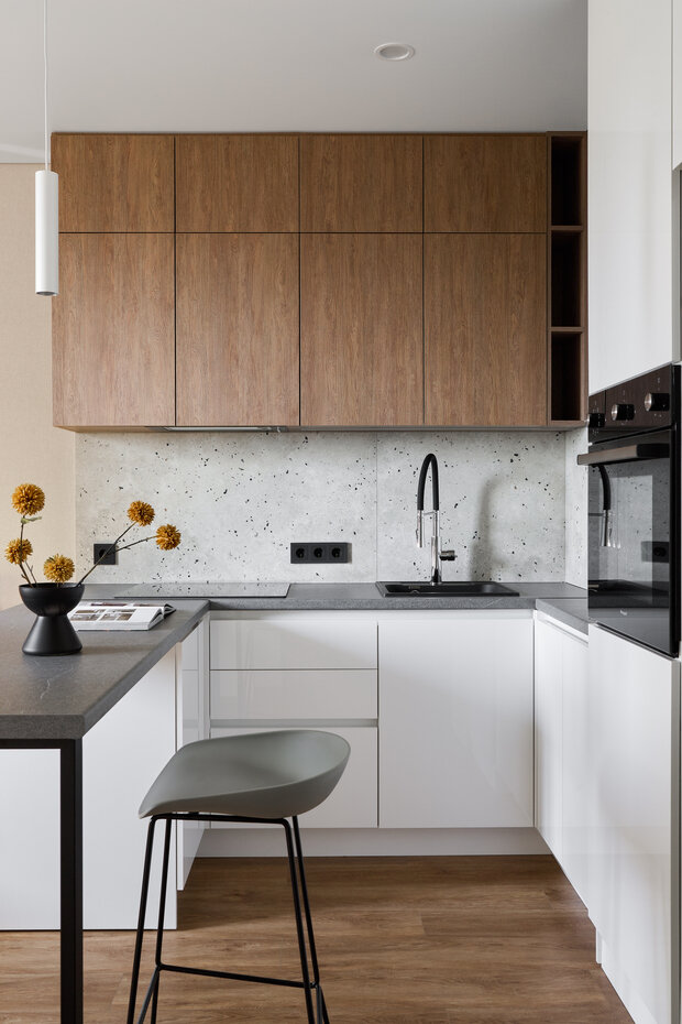 Фотография: Кухня и столовая в стиле Современный, Минимализм, Малогабаритная квартира, Квартира, Проект дня, Краснодар, 2 комнаты, до 40 метров, Анна Чернова – фото на INMYROOM