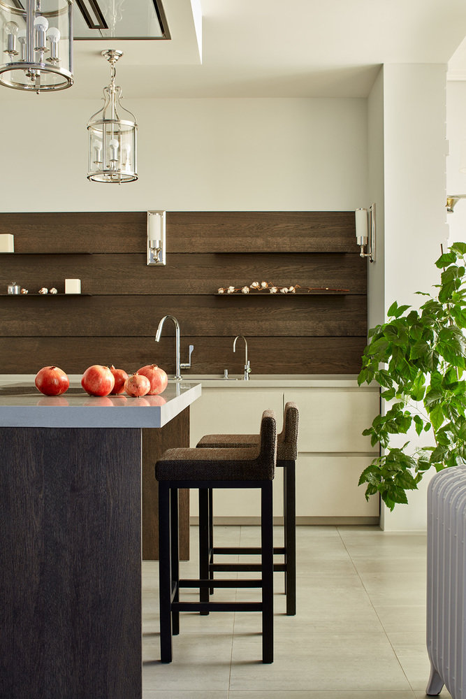 Фотография: Кухня и столовая в стиле Современный, Эклектика, Квартира, Проект дня, Москва, Сергей Ананьев, новостройка, Ариана Ахмад, Татьяна Карякина, Монолитный дом, 4 и больше, Более 90 метров – фото на INMYROOM Фотография: Кухня и столовая в стиле Современный, Эклектика, Квартира, Проект дня, Москва, Сергей Ананьев, новостройка, Ариана Ахмад, Татьяна Карякина, Монолитный дом, 4 и больше, Более 90 метров – фото на INMYROOM