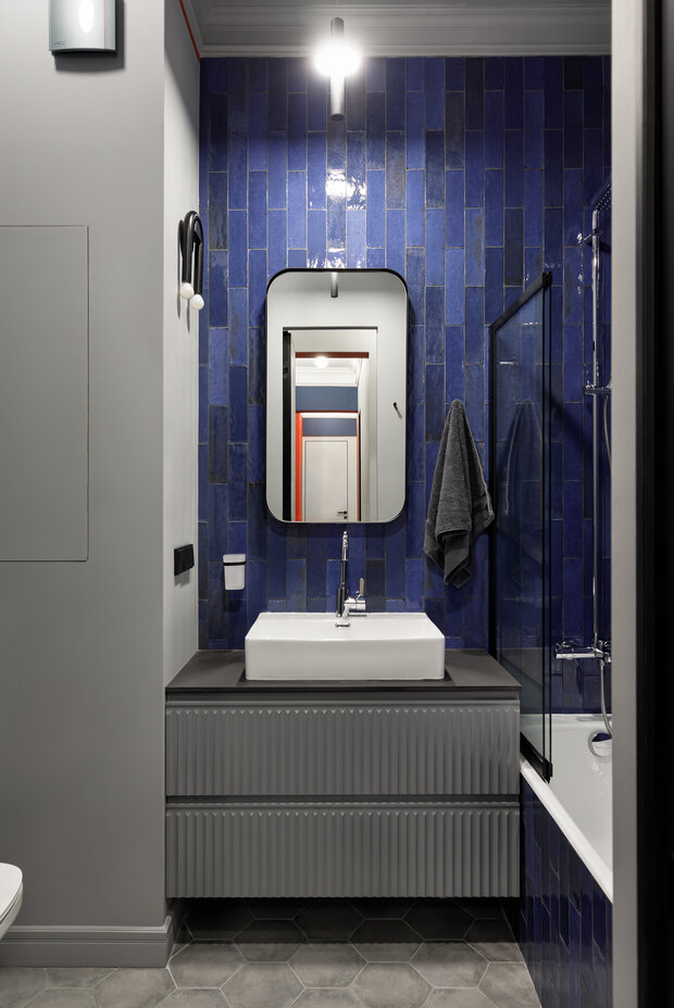 Фотография: Ванная в стиле Современный, Квартира, Проект дня, Москва, Сталинка, Кирпичный дом, 4 и больше, Более 90 метров, Марина Рукавишникова – фото на INMYROOM