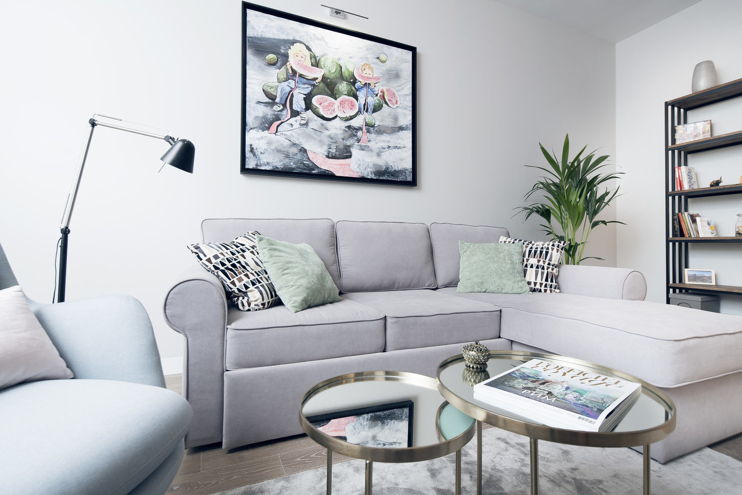 Фотография: Гостиная в стиле Современный, Гид, Елена Иванова, Co:Interior, квартира в пастельных тонах, Наталья Коренева, Cartelle Design, Тор-Ард, Маргарита Гаджиева, Анна Добровольская – фото на INMYROOM Фотография: Гостиная в стиле Современный, Гид, Елена Иванова, Co:Interior, квартира в пастельных тонах, Наталья Коренева, Cartelle Design, Тор-Ард, Маргарита Гаджиева, Анна Добровольская – фото на INMYROOM