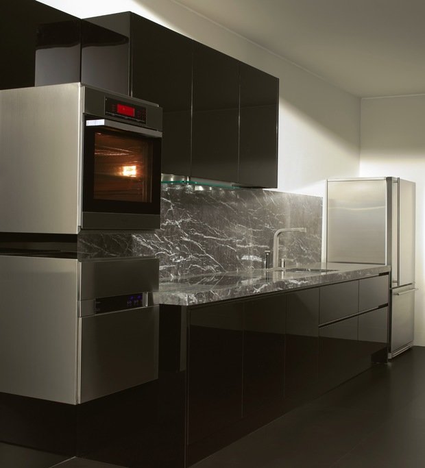 Фотография: Кухня и столовая в стиле Хай-тек, Интерьер комнат – фото на INMYROOM