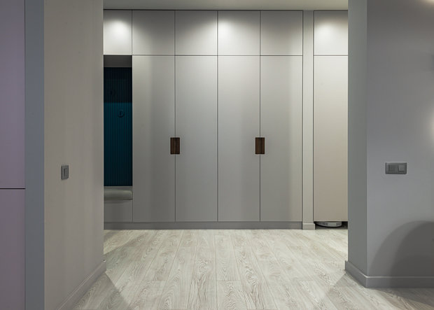 Фотография: Прихожая в стиле Современный, Минимализм, Скандинавский, Квартира, Проект недели, Ростов-на-Дону, 4 и больше, Более 90 метров, L.I.S.T., Ирина Власова – фото на INMYROOM