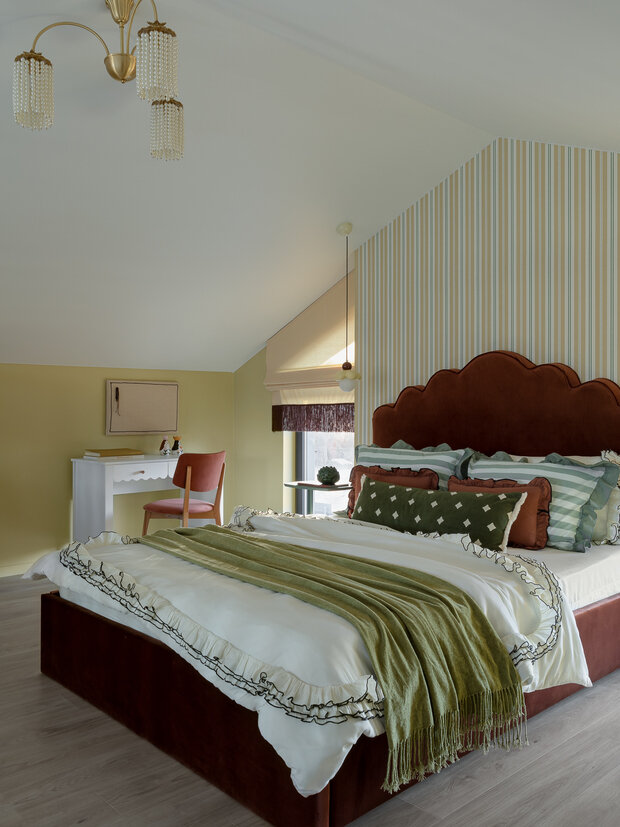 Фотография: Спальня в стиле Современный, Эклектика, Дом, Проект дня, Дом и дача, Свердловская область, 3 комнаты, 60-90 метров, современный с элементами нежного романтизма, Кристина Салангина, Анастасия Гавриленко – фото на INMYROOM