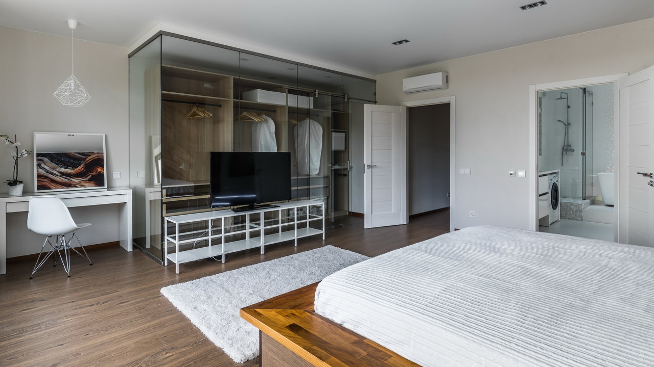 Фотография: Спальня в стиле Современный, Квартира, Проект дня, Санкт-Петербург, новостройка, Монолитный дом, Арина Волкова, Андрей Белимов-Гущин, 2 комнаты, Более 90 метров – фото на INMYROOM Фотография: Спальня в стиле Современный, Квартира, Проект дня, Санкт-Петербург, новостройка, Монолитный дом, Арина Волкова, Андрей Белимов-Гущин, 2 комнаты, Более 90 метров – фото на INMYROOM