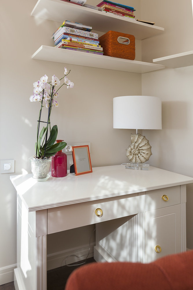 Фотография: Кабинет в стиле Классический, Современный, Квартира, Проект недели, Москва, Юрий Гришко, Панельный дом, 4 и больше, Более 90 метров, Елена Поворова, Бюро Home Emotions, Екатерина Реброва – фото на INMYROOM Фотография: Кабинет в стиле Классический, Современный, Квартира, Проект недели, Москва, Юрий Гришко, Панельный дом, 4 и больше, Более 90 метров, Елена Поворова, Бюро Home Emotions, Екатерина Реброва – фото на INMYROOM