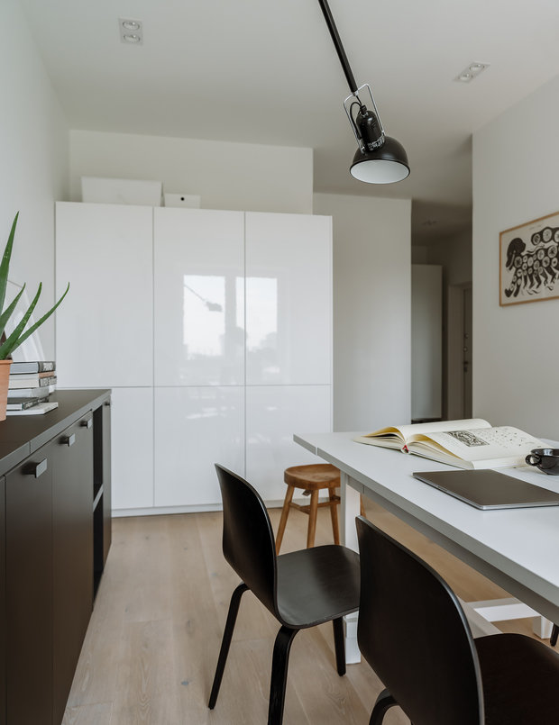 Фотография: Кухня и столовая в стиле Скандинавский, Минимализм, Квартира, Проект недели, Москва, 3 комнаты, 60-90 метров, Елена Соренсен – фото на INMYROOM