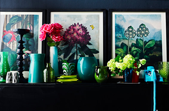 Фотография: Декор в стиле Прованс и Кантри, Кухня и столовая, Декор интерьера, Декор дома, Цвет в интерьере, Белый, Камин, Бирюзовый – фото на INMYROOM