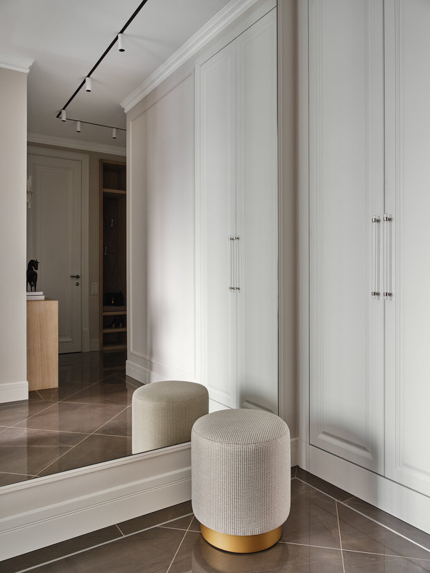 Фотография: Прихожая в стиле Классический, Современный, Квартира, Проект недели, Москва, Лидия Большакова, NW-Interior, 3 комнаты, 60-90 метров – фото на INMYROOM
