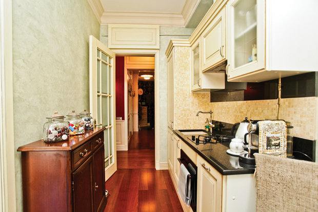 Фотография: Кухня и столовая в стиле Эклектика, Классический, Квартира, Дома и квартиры, Проект недели – фото на INMYROOM