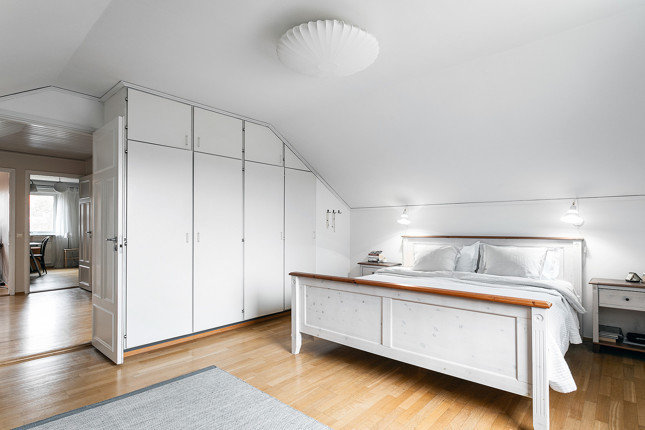 Фотография: Спальня в стиле Скандинавский, Современный, Декор интерьера, Дом, Белый, Минимализм, Вилла, Серый, Голубой, Коричневый, 4 и больше, Более 90 метров – фото на INMYROOM